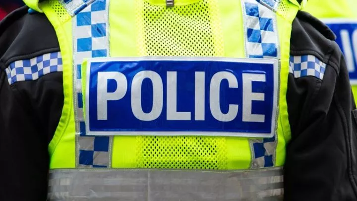 UK Police officer dismissed for sending sexual messages to a 14-year-old girl