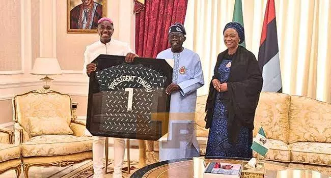 Asisat Oshoala presents CAF award to President Tinubu and First Lady (photos)