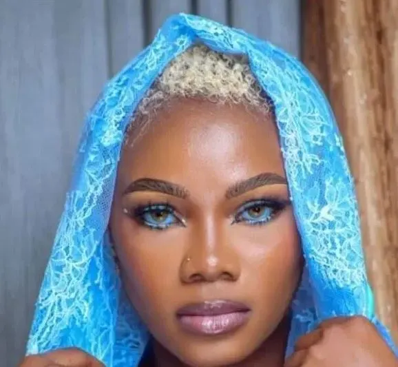 Nigerian Makeup Arist, Theresa Emegwara Set To Shatter Guinness World Record For Longest Makeup Nigerian Makeup Arist, Theresa Emegwara Set To Shatter Guinness World Record For Longest Makeup
