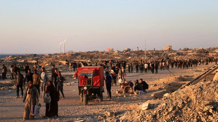 Israeli forces kill 60 in Gaza, half near aid centres Israeli forces kill 60 in Gaza, half near aid centres