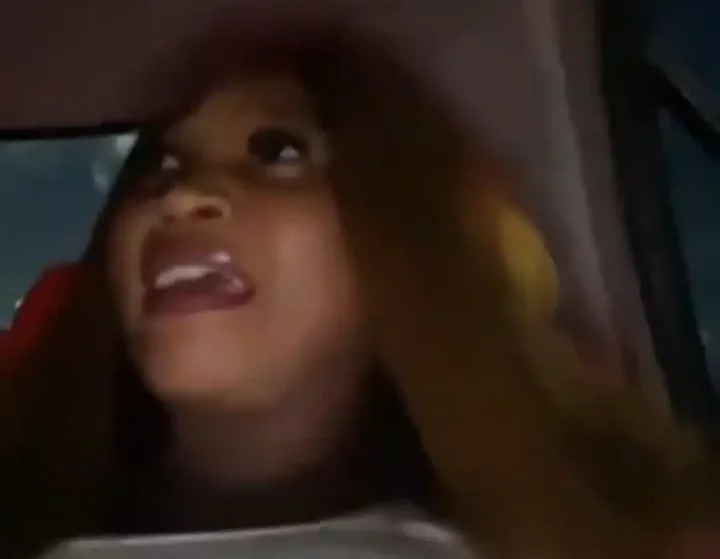 Lady fumes as driver asks her and friend not to talk while he drives