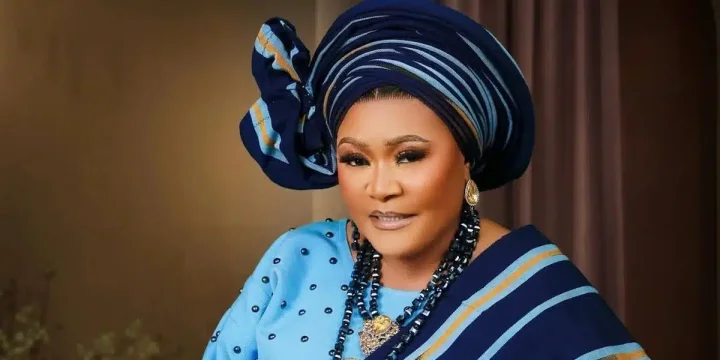 Drama as Mummy Dolarz is accused of snatching married woman's husband Drama as Mummy Dolarz is accused of snatching married woman's husband
