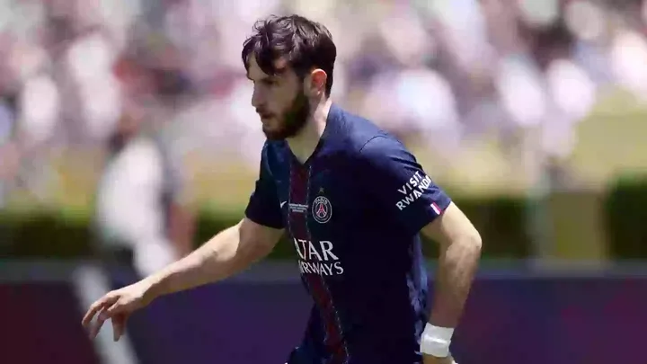 Khvicha Kvaratskhelia makes Messi vs Ronaldo choice and fans are in agreement Khvicha Kvaratskhelia makes Messi vs Ronaldo choice and fans are in agreement