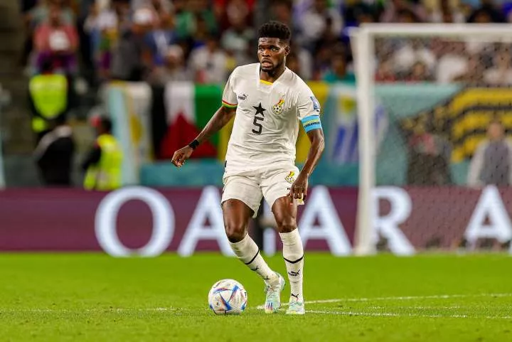 Thomas Partey playing for Ghana at the 2022 FIFA World Cup - Imago