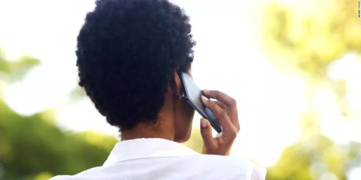 Lady shares encounter with a 'rude' hair vendor after bank transfer was reversed