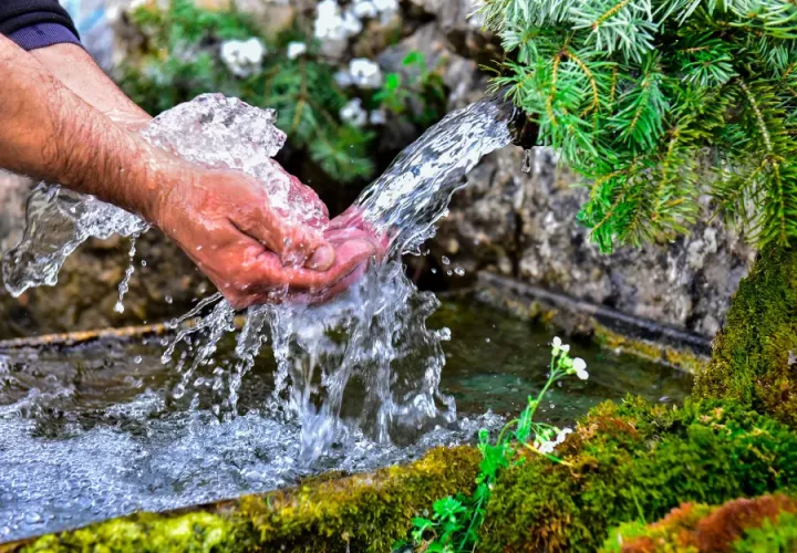 The cleanest water to drink according to scientists - It's not bottled water