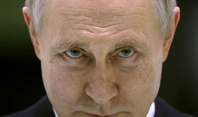 Vladimir Putin 'was so close to launching nukes' UK and US held crunch crisis meetings