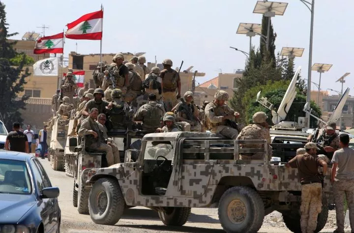 Lebanon expels 70 officers, soldiers to Syria