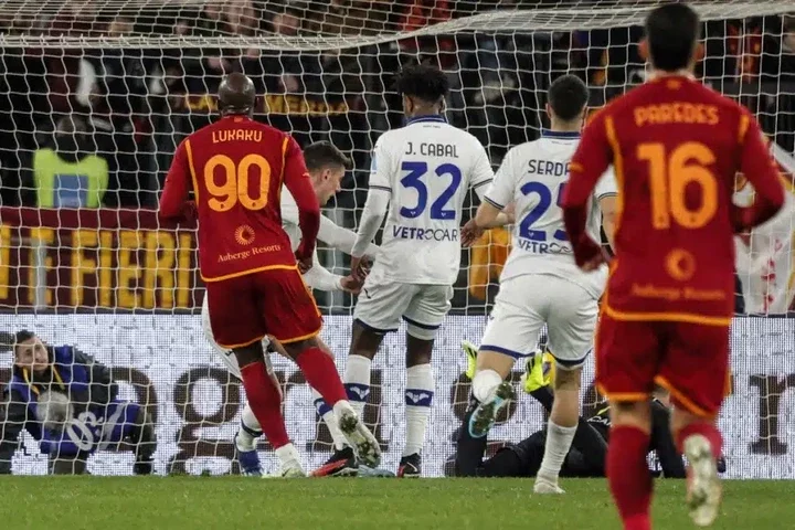 De Rossi leads Roma to 2-1 win against Verona days after Mourinho's sack