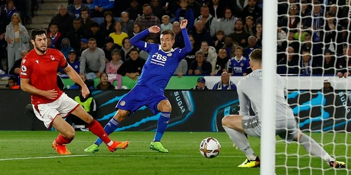 Jamie Vardy taking a shot for Leicester against Nottingham Forest