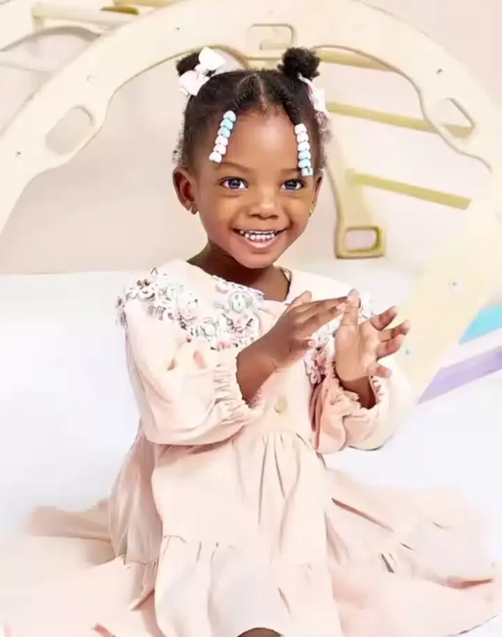 'Who is your mate?' - Simi queries 2-year-old daughter, Adejare, for calling her Simisola (Video)