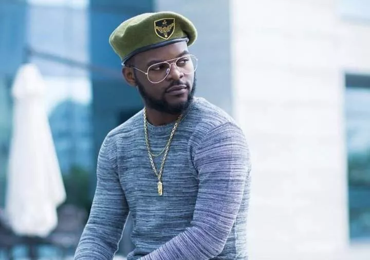 #NigeriaDecides: Rapper Falz, others reportedly attacked by hoodlums at a polling unit in Lagos (Video)