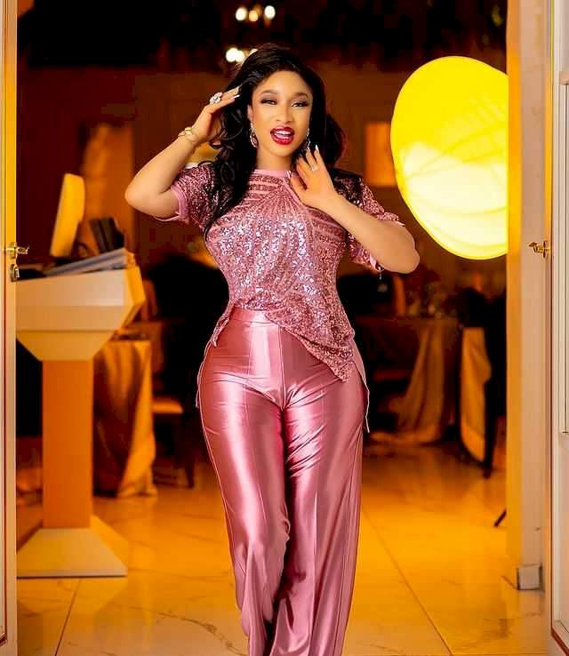 'Why is my account shaking?' - Tonto Dikeh cries out after threatening to hack accounts