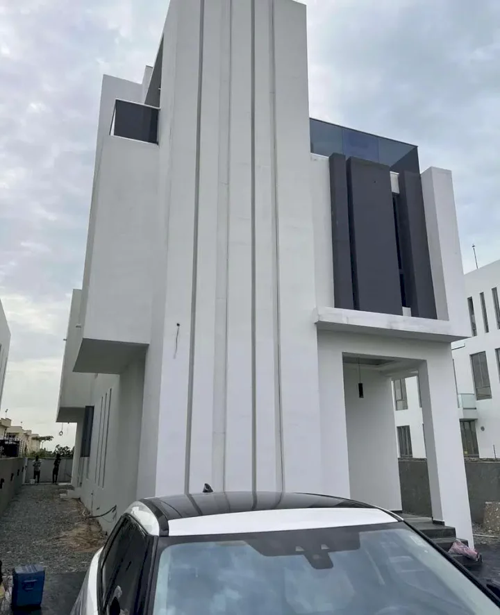 Bobrisky unveils N450M smart home with lavish house warming party (Video)