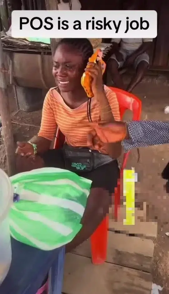 POS attendant cries a river after losing phone to customer who withdrew N500 (Video)