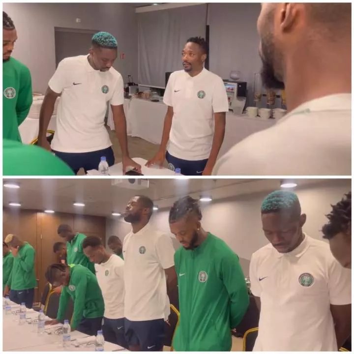 Super Eagles players observe minute silence for the four Nigerians who passed on during their match against South Africa
