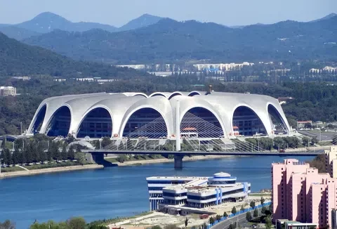 Top 10 Best Football Stadiums in the World 2025