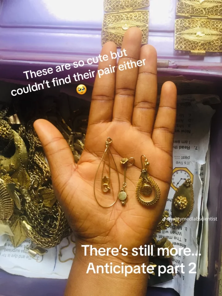 Nigerian lady flaunts gold rings, necklaces, bangles online as she discovers late grandmother's jewelry box