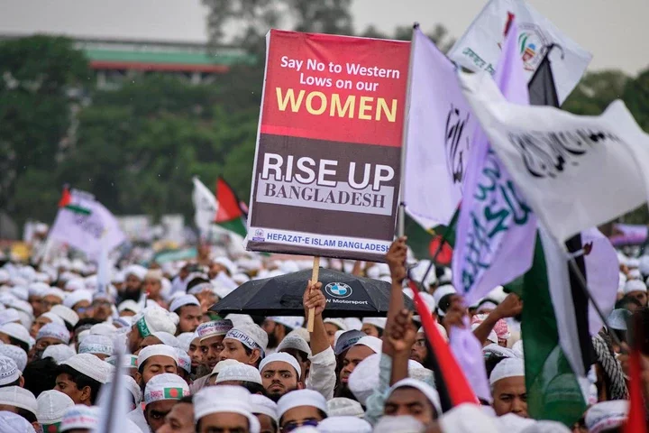 Thousands of activists of Islamist group Hefazat-e-Islam denounce proposed recommendations for equal rights for Muslim women, at a protest rally in Dhaka, Bangladesh, Saturday, May 3, 2025. (AP Photo/Mahmud Hossain Opu)