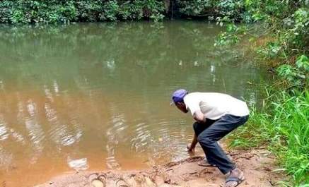 Residents in shock as a stream reportedly resurfaces after 300 years disappearance in Imo State (Video)