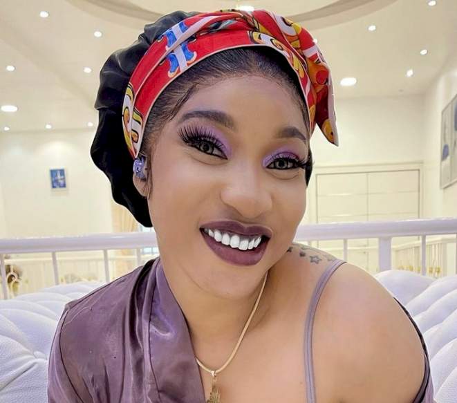 Weeks after breaking up with Prince Kpokpogri, Nollywood actor proposes to Tonto Dikeh