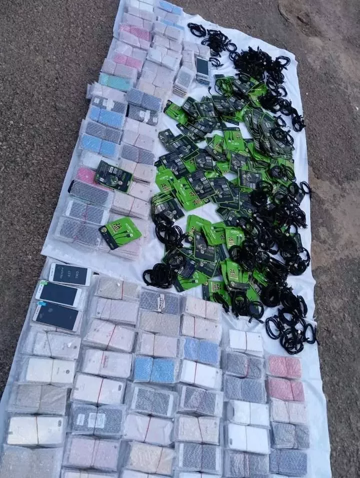 Serial mobile phone thief arrested with 890 mobile phones in Kano