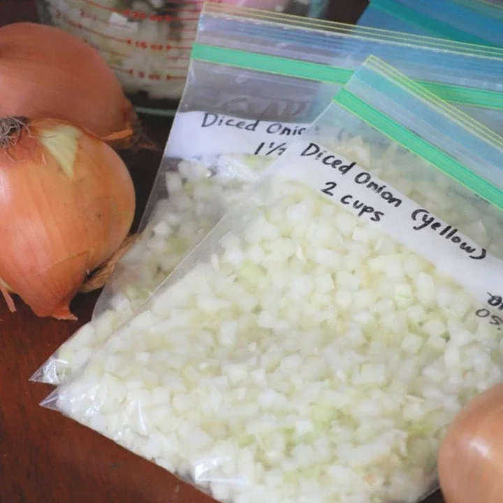 You can freeze excess onions 