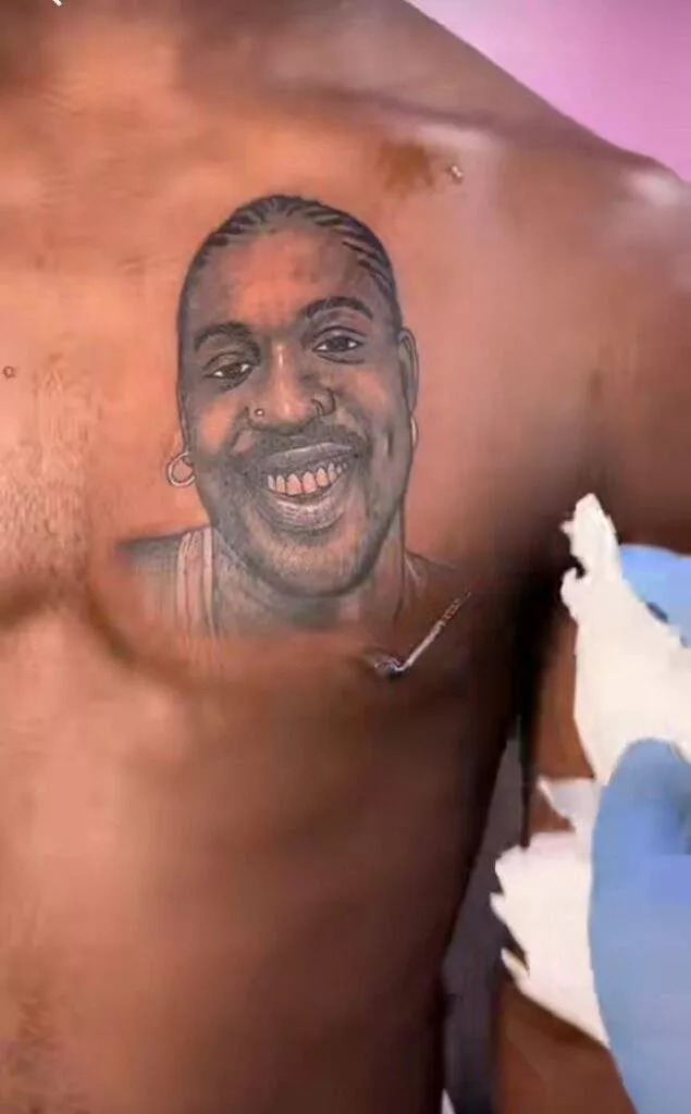 Man tattoos Verydarkman's face on his chest, video sparks reactions