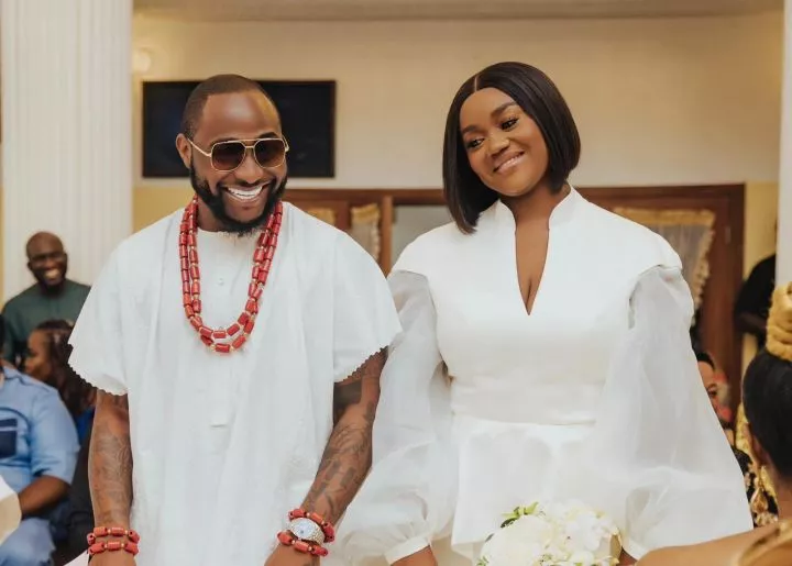 Davido shows off where he "sleeps" with his wife as he gives his friends a tour of his private jet (video)