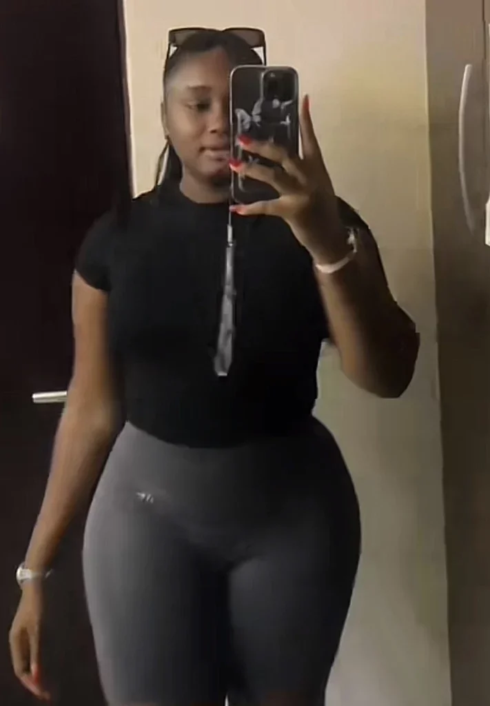 'Body wey dey cause commotion' - Lady shared video of Aba market men staring at her because of her outfit