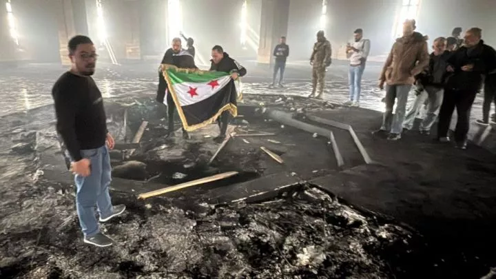 Syrian rebels burn tomb of Hafez, father of exiled Bashar al-Assad�(photos/video)