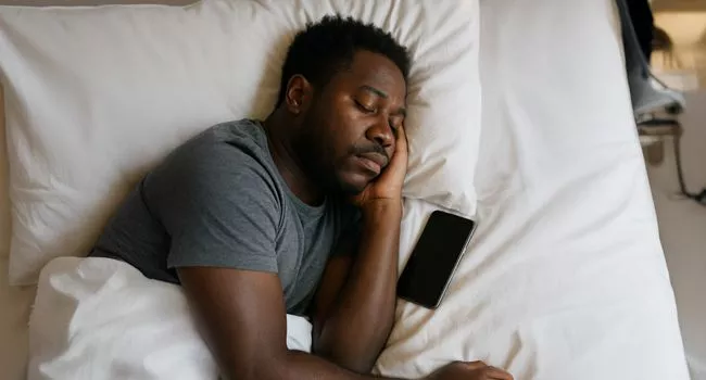 Sleeping With Mobile Phone Under Pillow Risky - Tech Expert Sleeping With Mobile Phone Under Pillow Risky - Tech Expert
