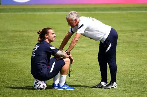 Didier Deschamps and Antoine Griezmann - Imago