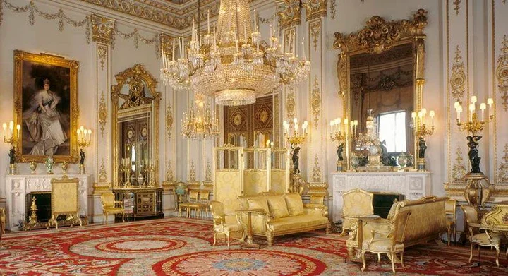 white drawing room at Buckingham palace 