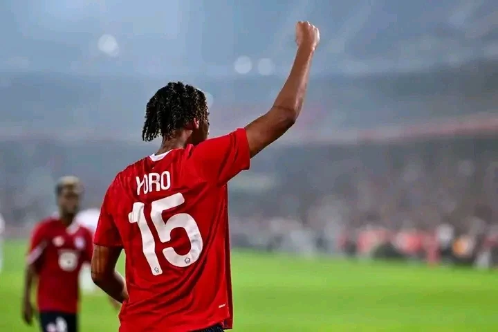 Leny Yoro to wear the No. 15 Shirt at Manchester United