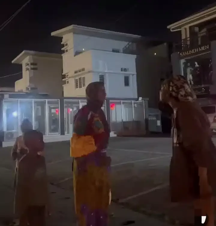 Lady confronts woman who was sleeping on road with her children barely 3 weeks after renting house for them