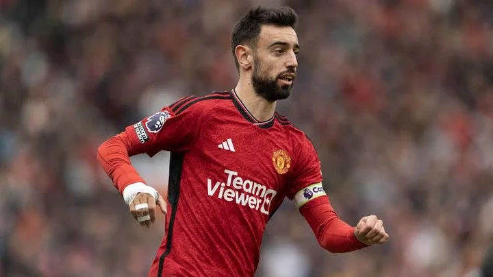 Man Utd, your captain Bruno Fernandes is staying after agreeing to a new contract.