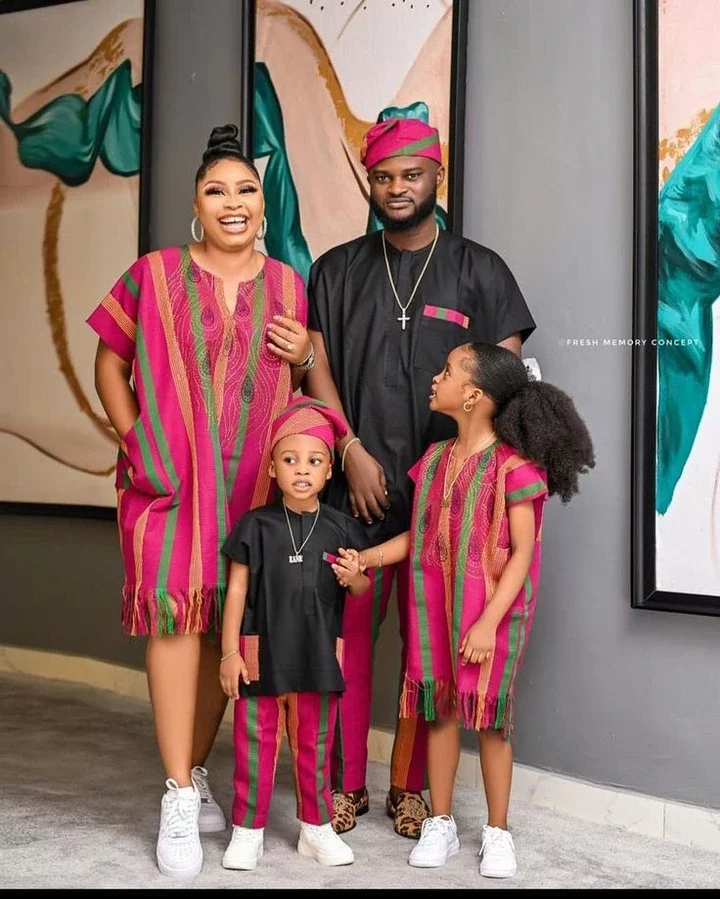 Gorgeous Families in Matching Outfits for Family Portraits