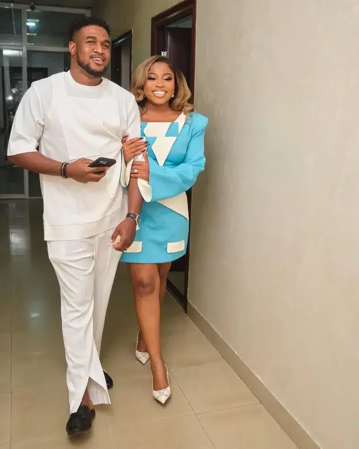 Moment Femi Atere surprises wife Veekee James at an event