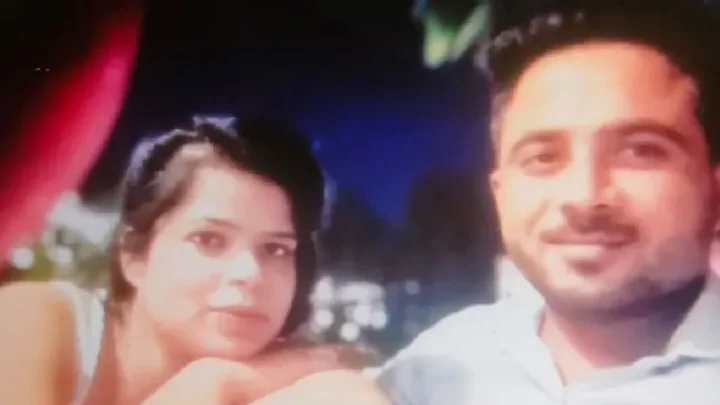 Jealous unemployed married man kills his girlfriend over suspicion of affair with her boss and spends two days sleeping next to her body