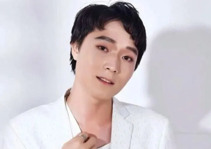 Popular Chinese singer executed by firing squad over murder of girlfriend Popular Chinese singer executed by firing squad over murder of girlfriend