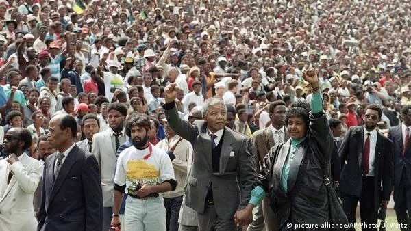 What's left of Nelson Mandela's gratitude to Africa? - DW - 02/11/2020