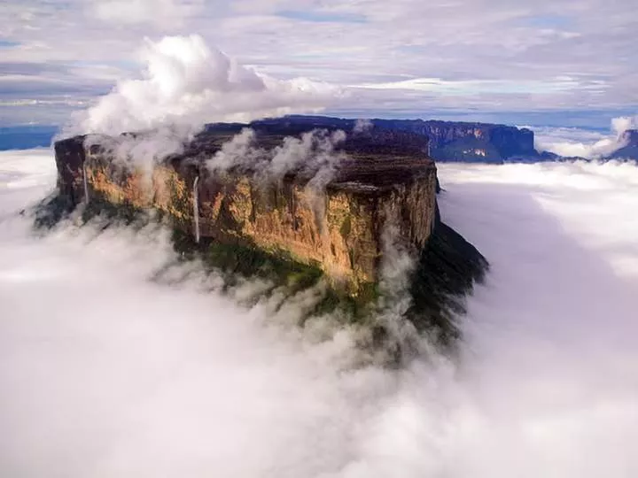 7 natural wonders of mother nature you won't believe exist