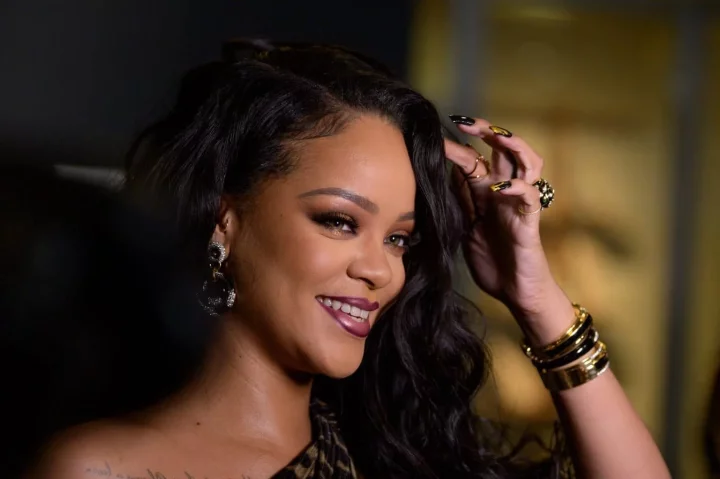 Rihanna joins Davido's 'Unavailable' challenge (Video)
