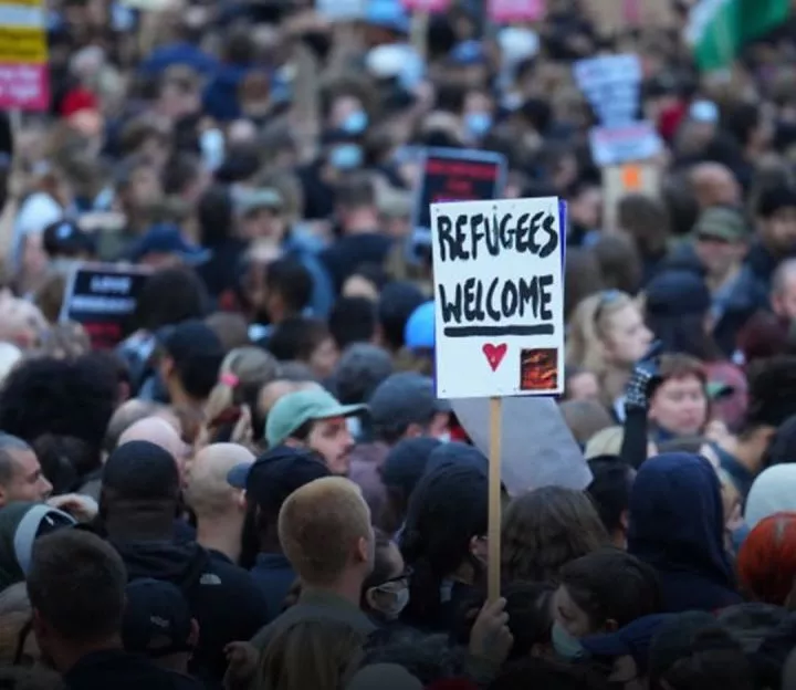 Refugees welcome ? Anti-racism protesters gather to show support for immigrants amid anti-immigrant protests in the UK