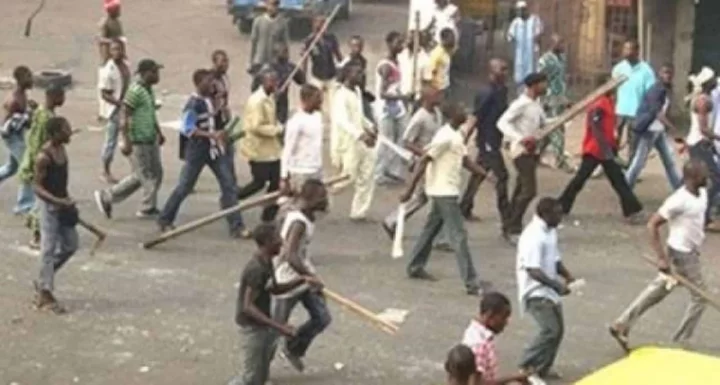 EndBadGovernance: Thugs warn Lagos residents against joining August 1 protest (Video)