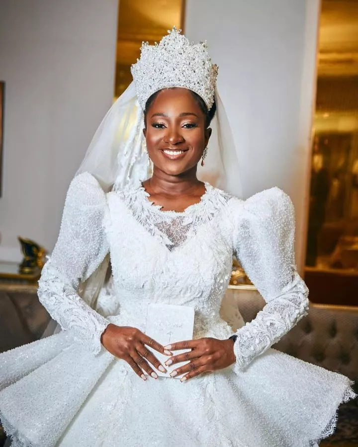 'Na only p00r people suppose dey submissive?' - Media personality, Gbemi O quer!es why Love Oyedepo and Deborah Eneche still bear their father's names (IMAGES)