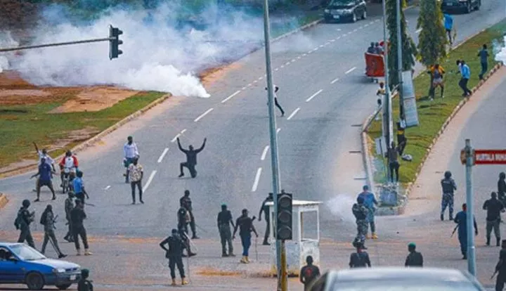 Nigerian Police disperse pro-Natasha protesters with tear gas at National Assembly