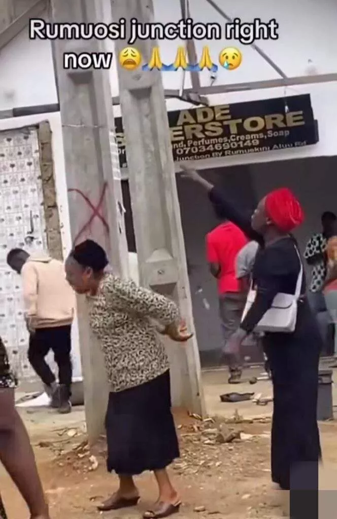 Christian women burst into prayers as fire guts building in Port Harcourt