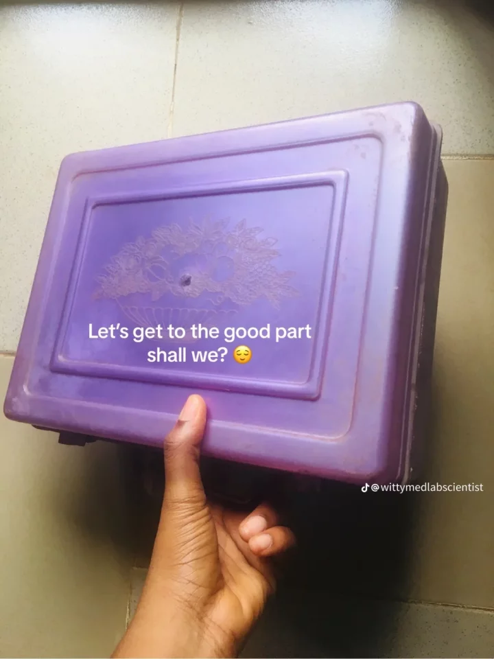 Nigerian lady flaunts gold rings, necklaces, bangles online as she discovers late grandmother's jewelry box